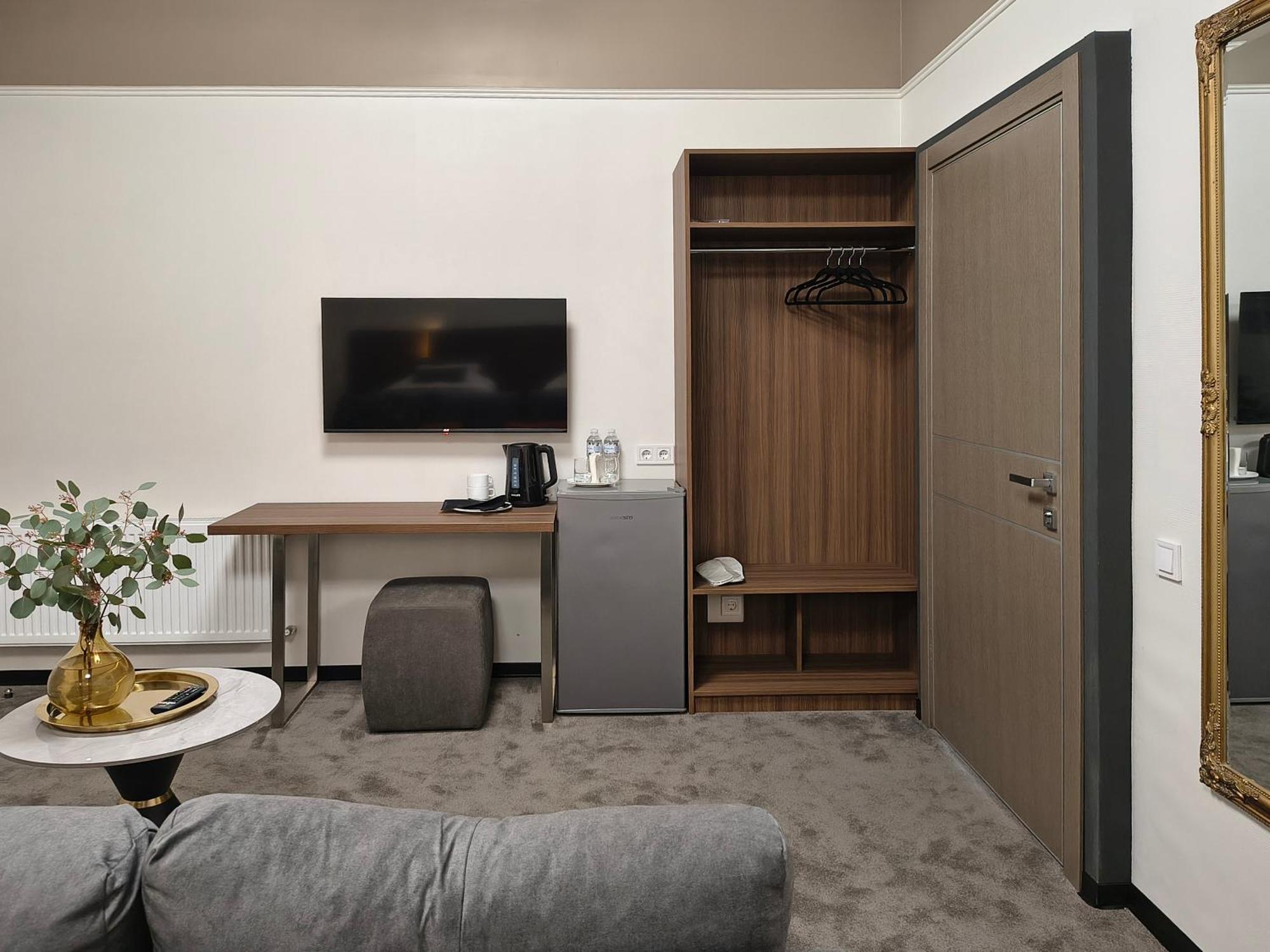 Mini Hotel On Brovarskaya Brovari Kültér fotó