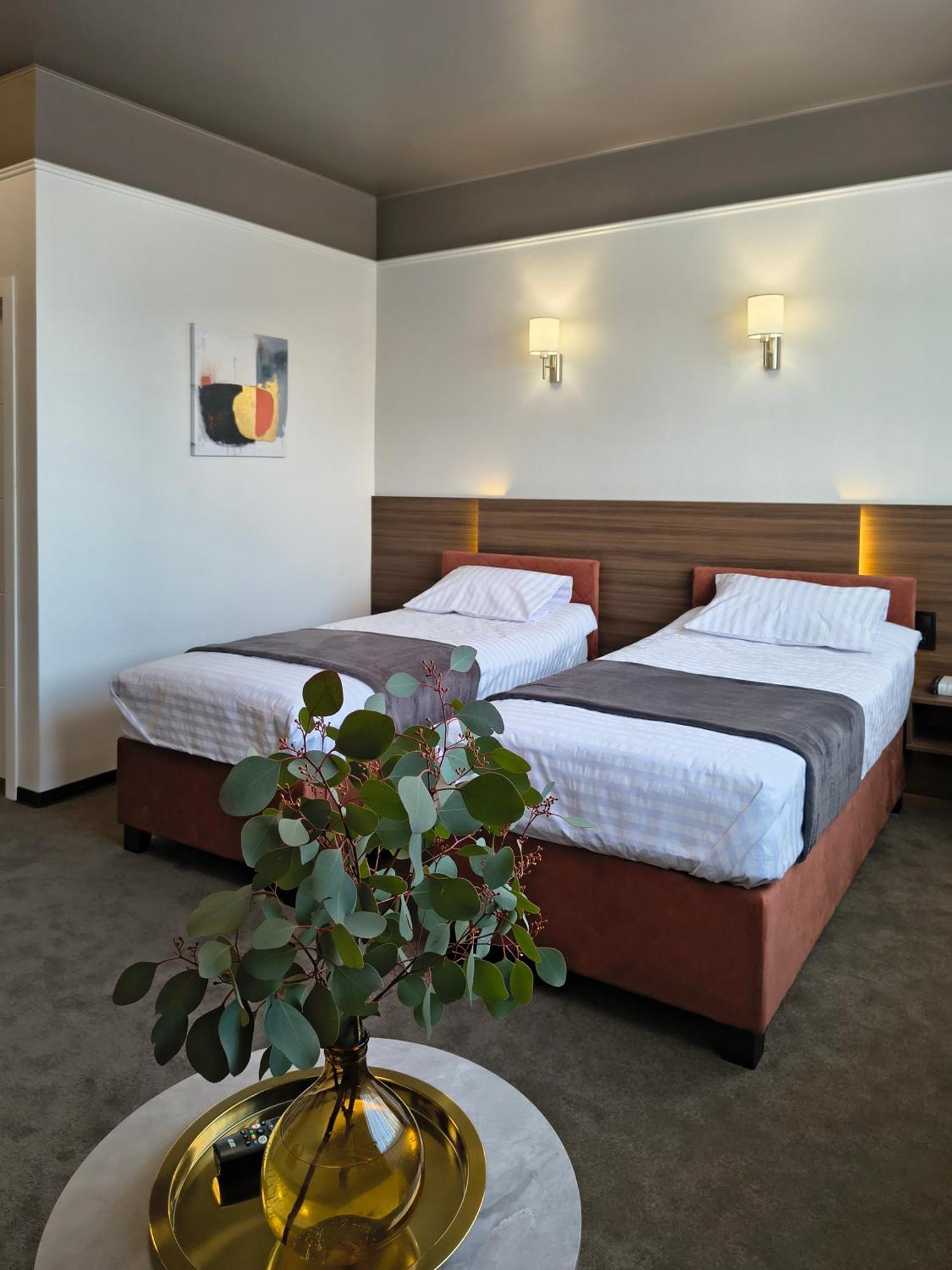 Mini Hotel On Brovarskaya Brovari Kültér fotó