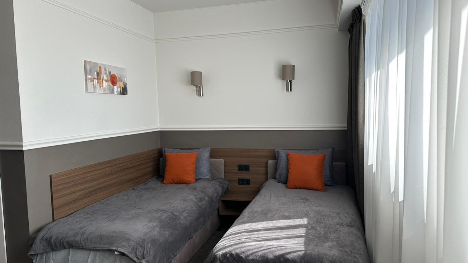 Mini Hotel On Brovarskaya Brovari Kültér fotó