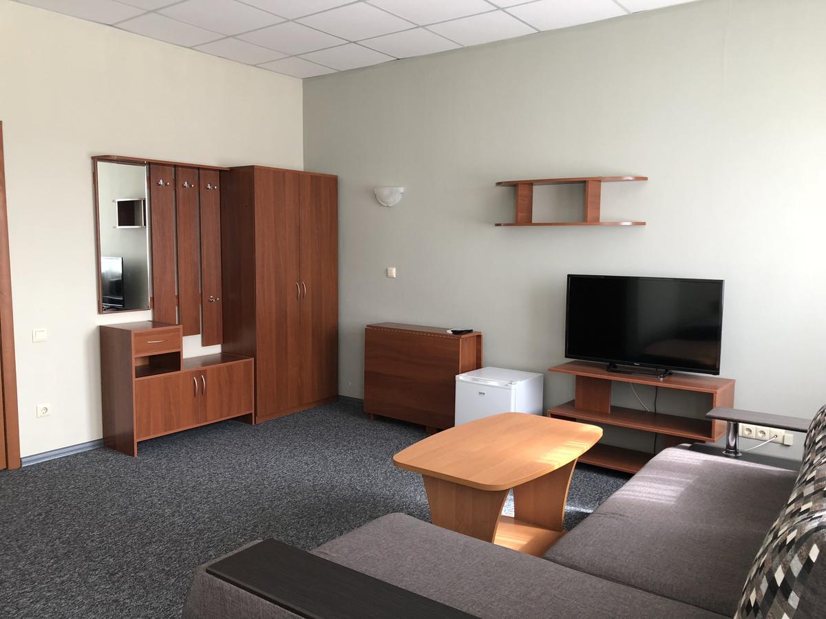 Mini Hotel On Brovarskaya Brovari Kültér fotó