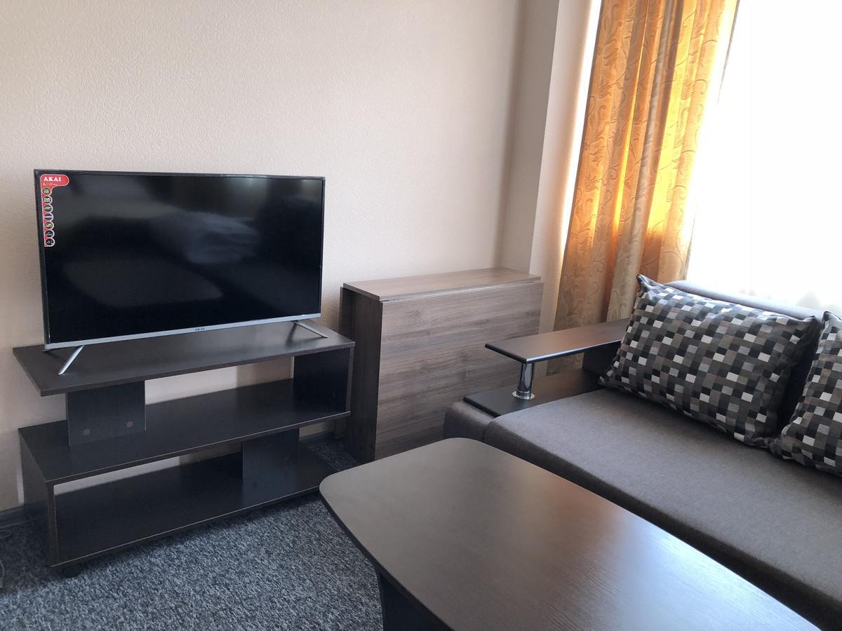Mini Hotel On Brovarskaya Brovari Kültér fotó